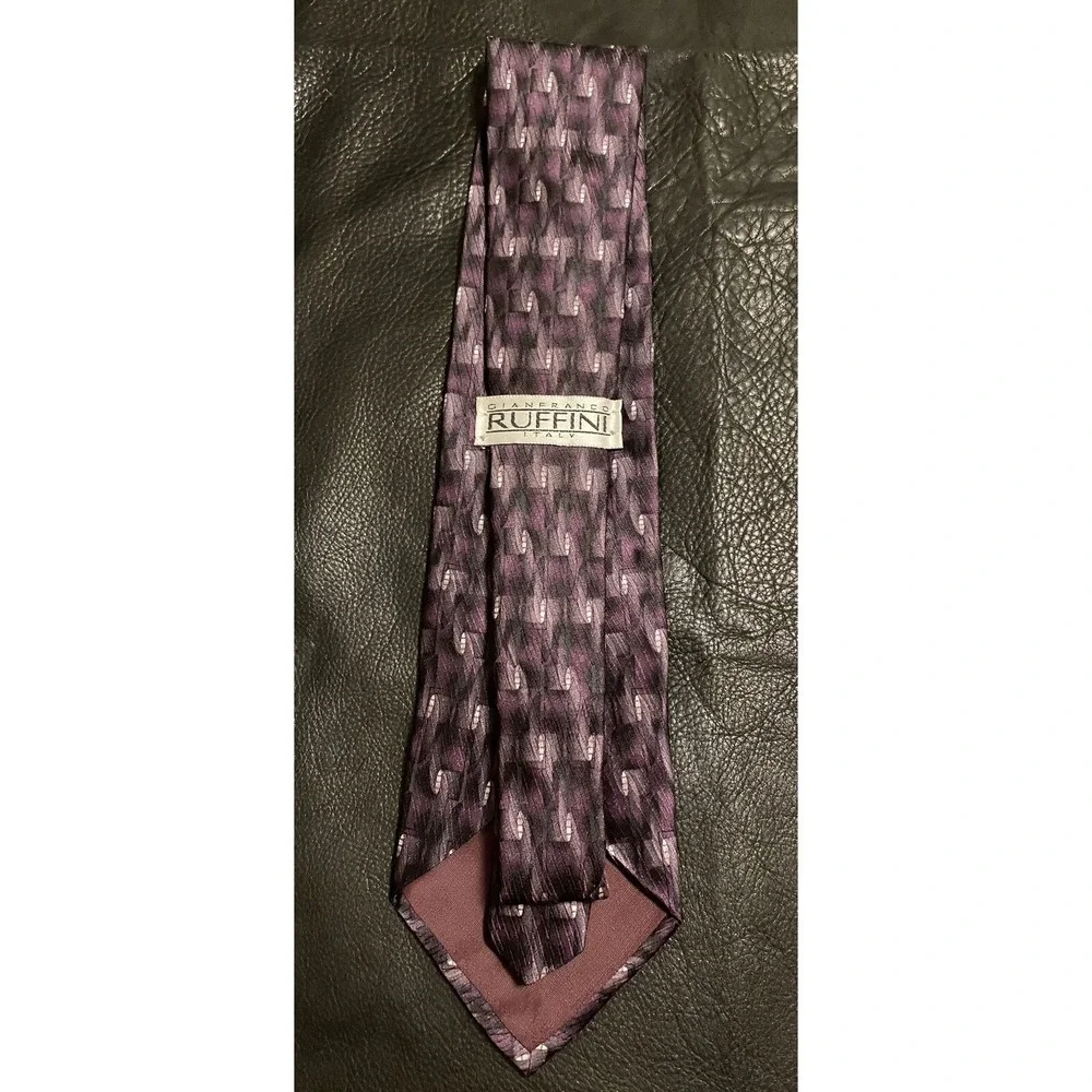 Gianfranco Ruffini 100% Silk Tie Purple Shades Geometric Men Necktie 58